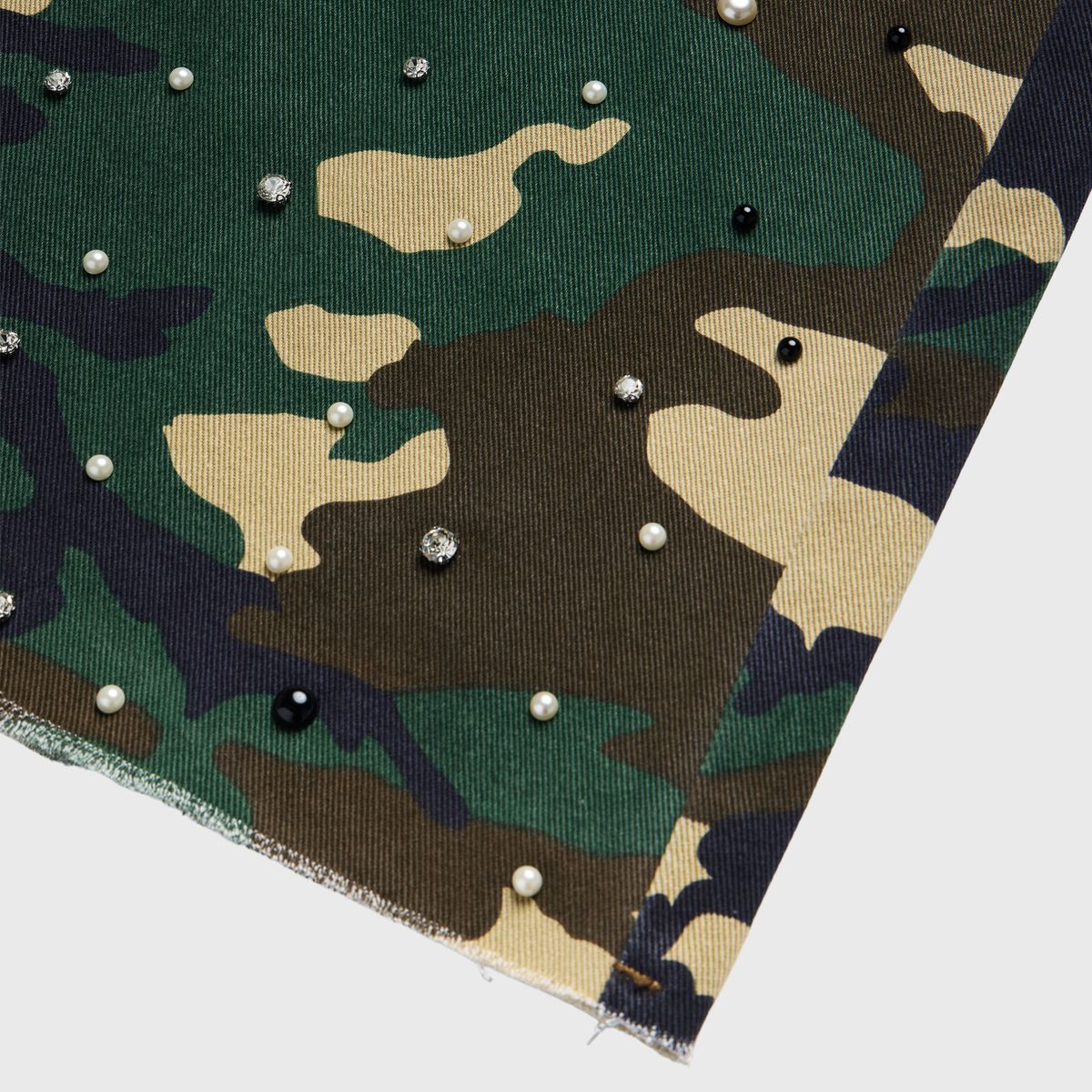 homme-femme-camo-gemstone-shorts-6-rings-clothing