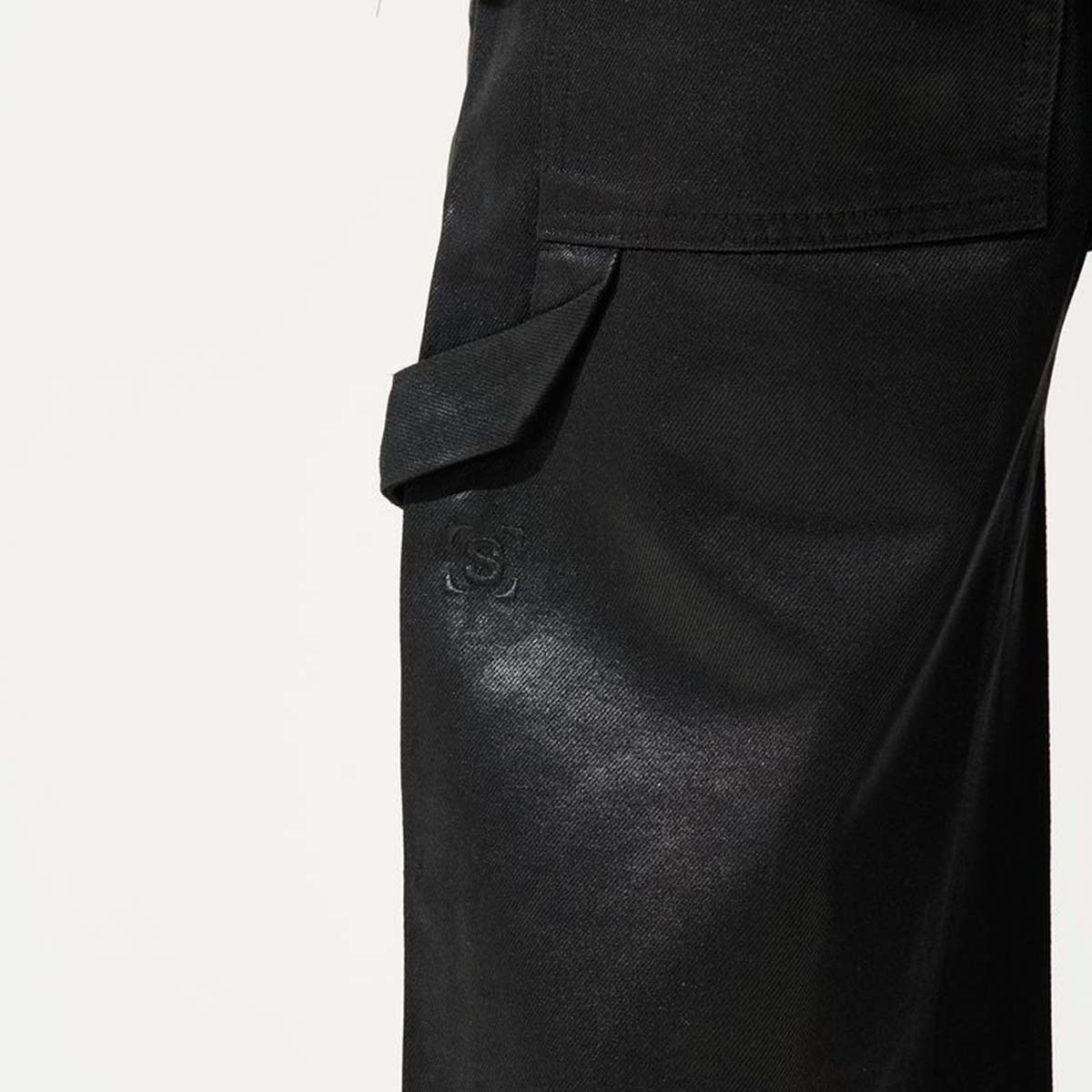 serenede-onyx-denim-shorts-black-wax-jean-shorts-mens-jorts-6-rings-clothing